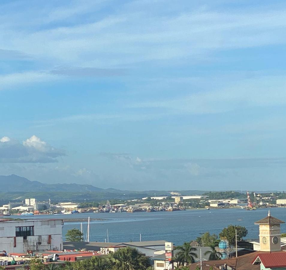 Seaview Amani Grand Resort Residences 3-5Mins From Airport 막탄 외부 사진